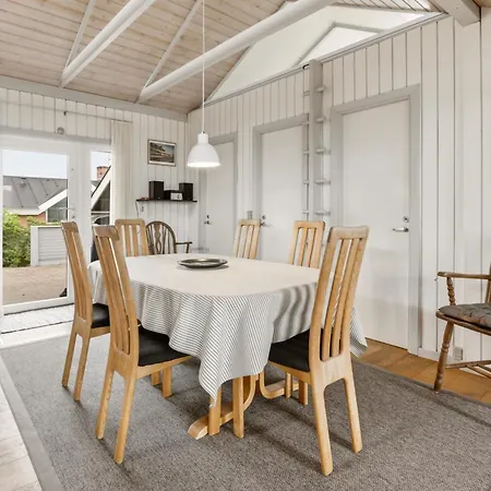 Hyggeligt Og Velholdt I Vejlby Klit Sj665 Nyaraló *