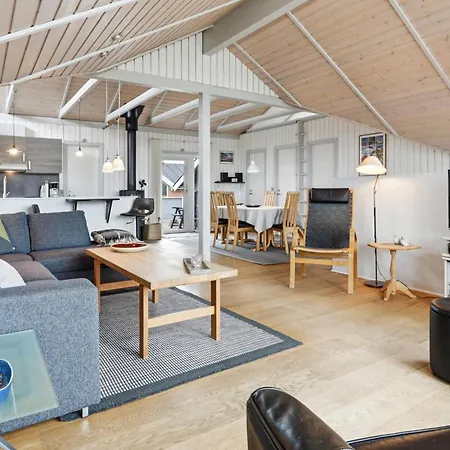 Tatil Evi Hyggeligt Og Velholdt I Vejlby Klit Sj665 Harboør